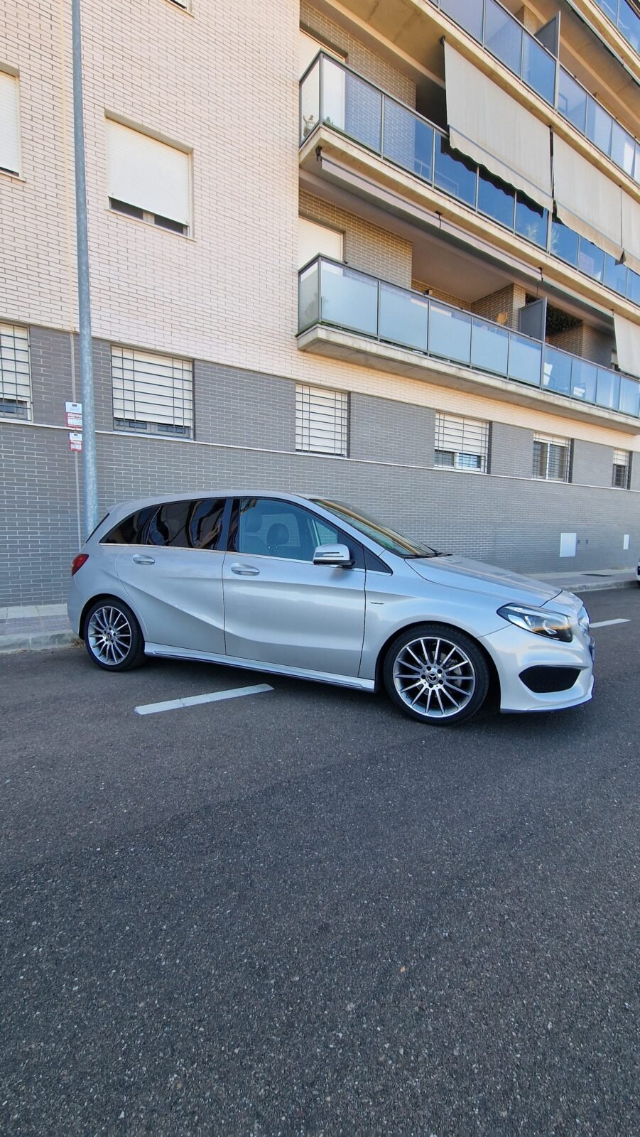 MERCEDES-BENZ Clase B200
