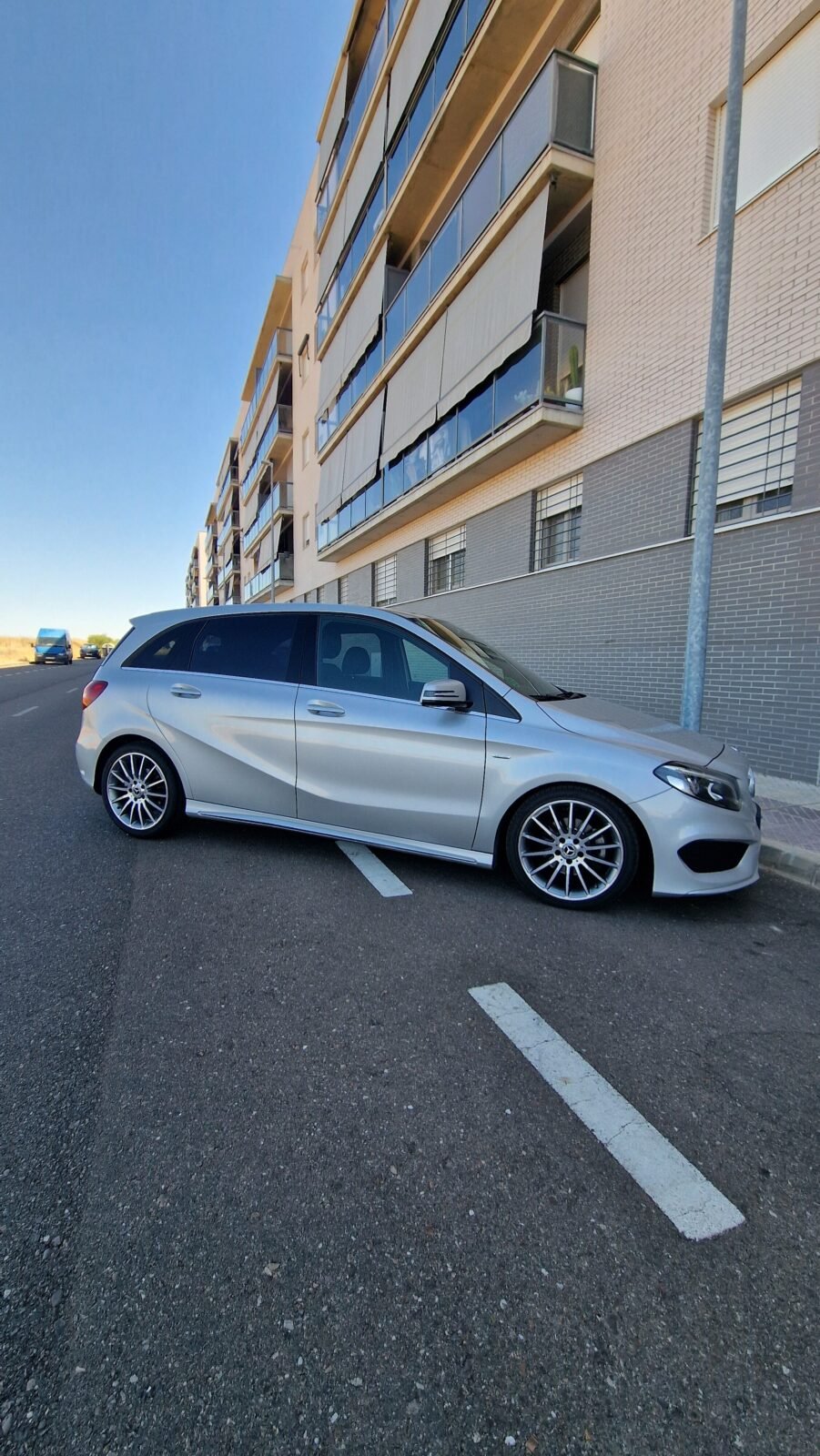 MERCEDES-BENZ Clase B200